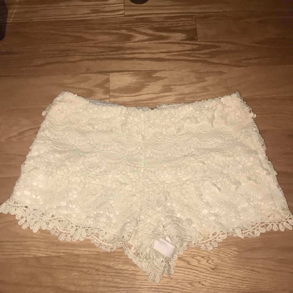 💕Lace detail shorts💕